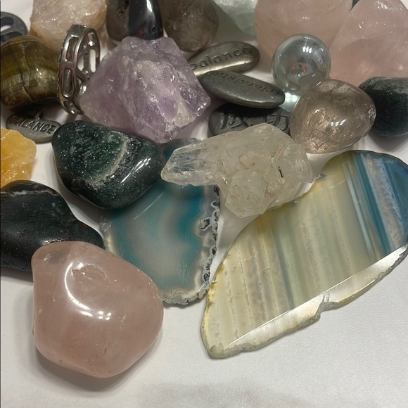 Natural Crystal and Rock Assorted Healing Set - Picture 6 of 7